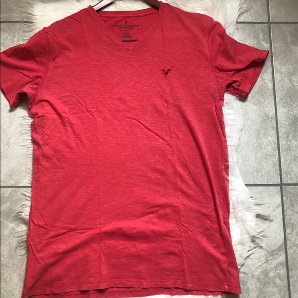 american eagle red t shirt